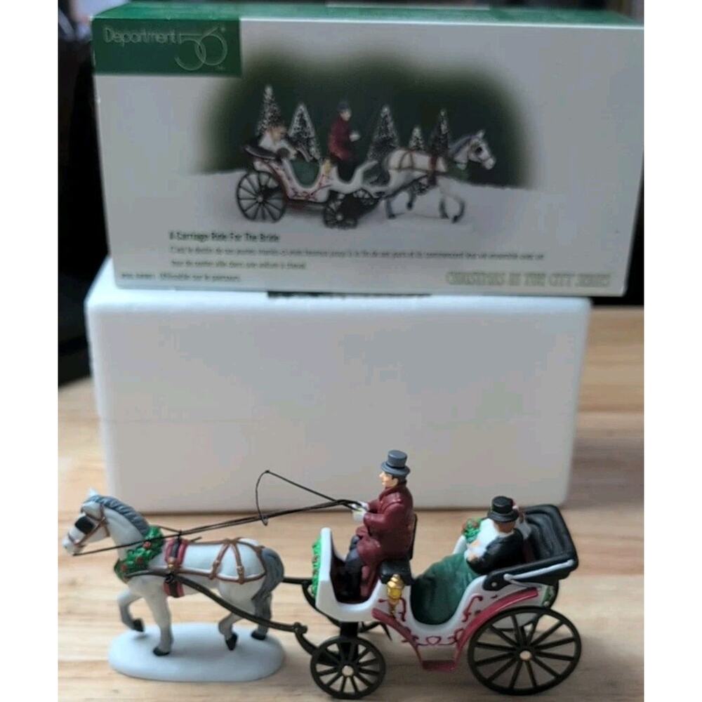 Dept 56 CHRISTMAS IN CITY 1998 RARE Carriage Ride For The Bride #58901 2 PCs